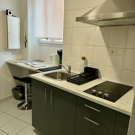 Le Cactus, Proche De La Gare Apartment